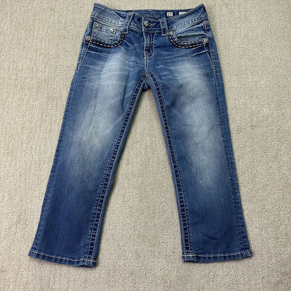Miss Me Women's Size 25 Signature Cuffed Capri Medium Wash Blue Jeans